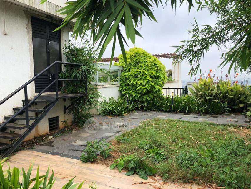 3 BHK Flat In Hubtown Hillcrest For Sale  In Andheri East