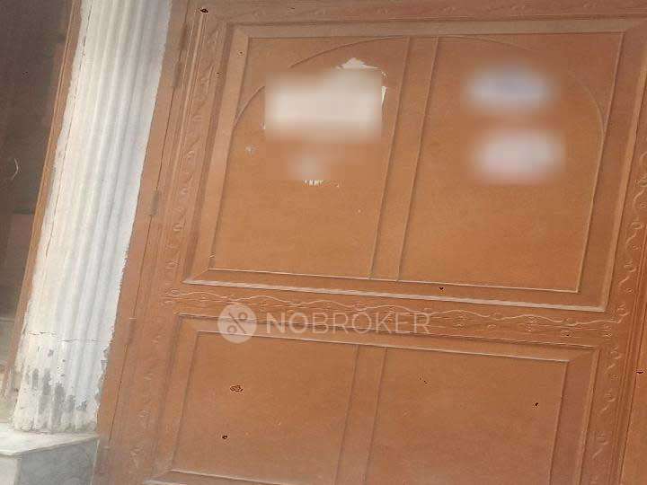 Godown/Warehouse in Raju Park, Delhi for Rent