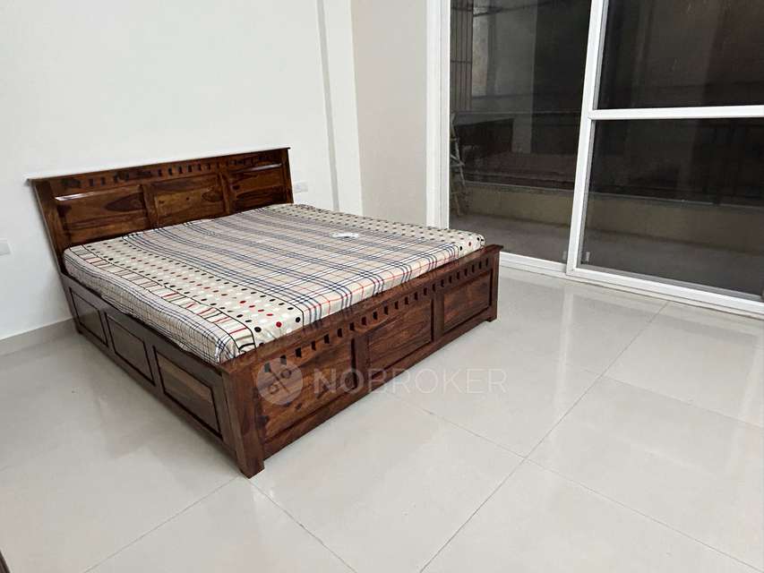 Single Room for Female In 4 BHK  In Aradhya Homes In Sector 67