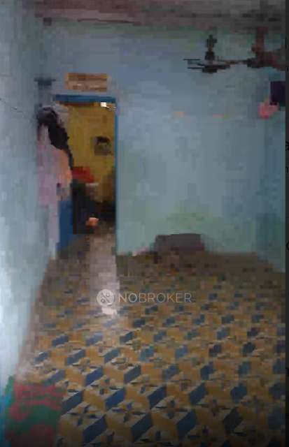 1 RK House for Rent  In Bandra East