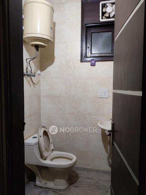2 BHK Flat In Standalone Building  For Sale  In Lajpat Nagar