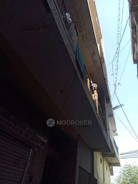 1 BHK Flat In Standalone Building  for Rent  In Sector 44