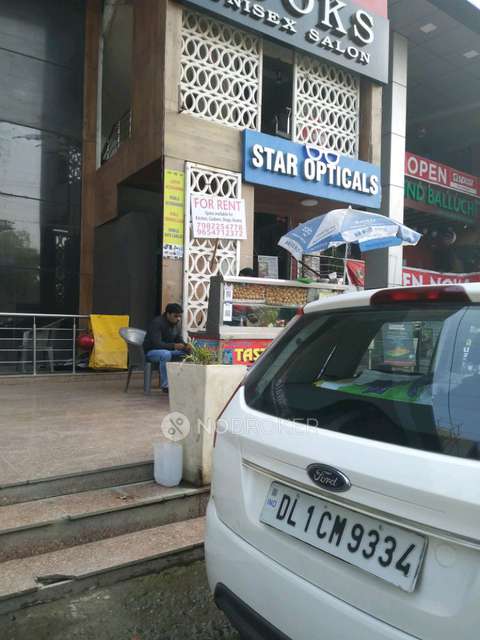 Showroom in Sector 104, Noida for Rent 