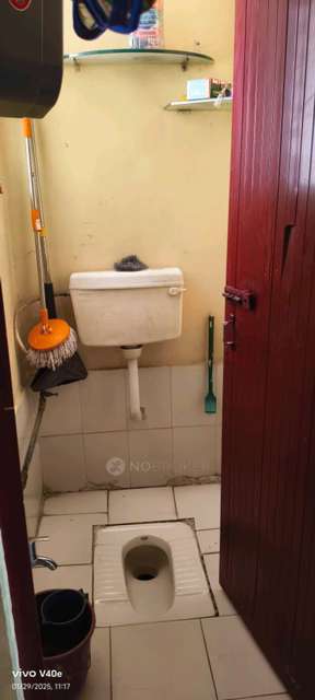 1 RK Flat In Sra Bldg Andheri West For Sale  In Andheri West