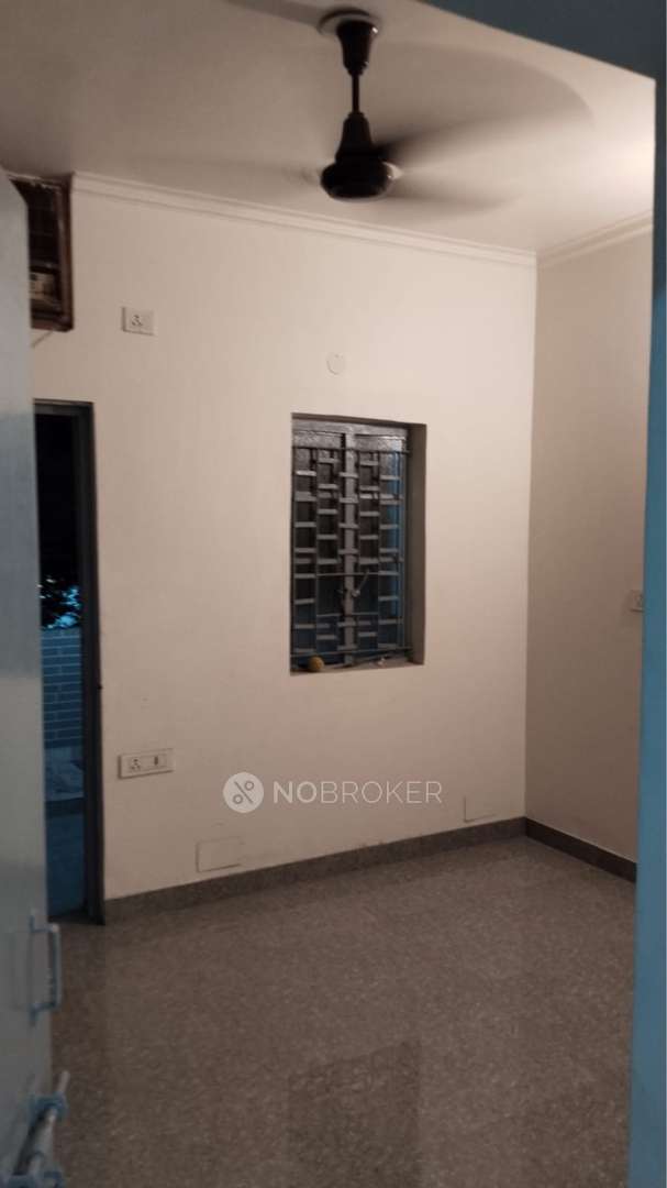 Independent House Ashok Vihar Rent WITHOUT BROKERAGE Semifurnished 2