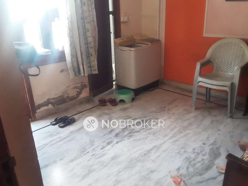 3 BHK Flat In Shanti Vihar For Sale  In Anand Vihar