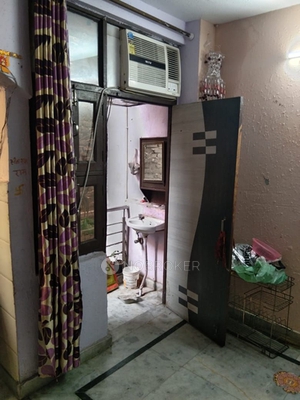 1 BHK Flat In Apartment For Sale  In  South Extension I