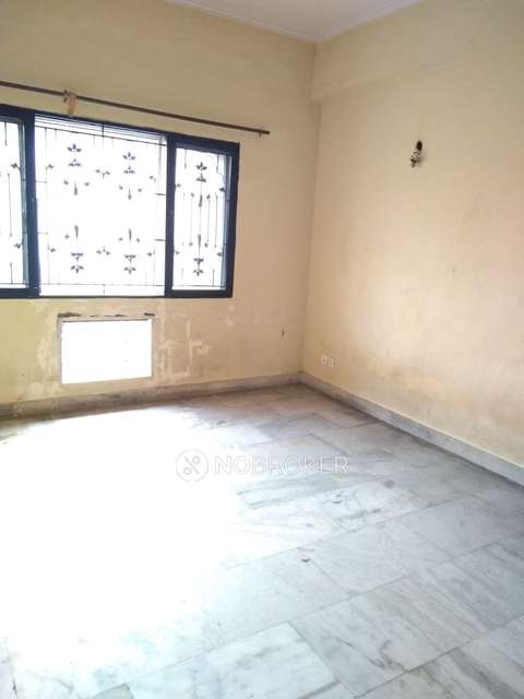 2 BHK Flat In Shipra Sun City Royal Tower,tehcia 2601 Windson For Sale  In Indirapuram