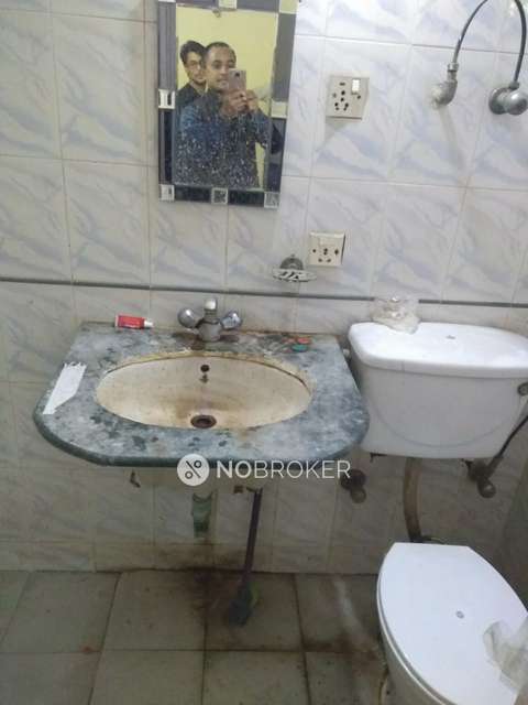 2 BHK Flat In Shipra Sun City Royal Tower,tehcia 2601 Windson For Sale  In Indirapuram