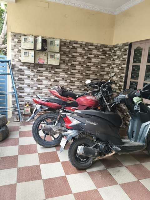 4+ BHK House For Sale  In Laggere