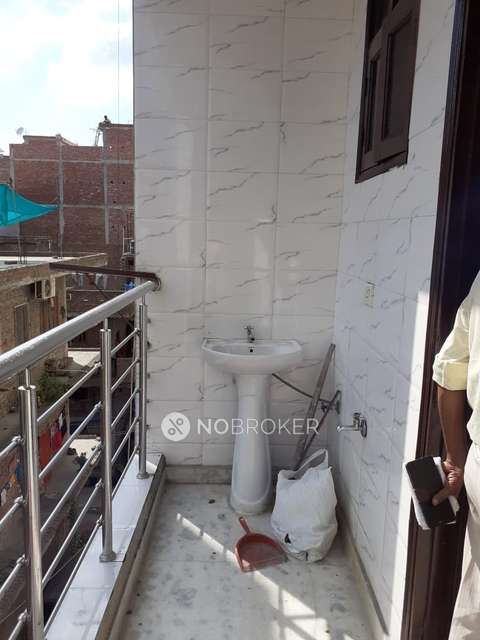 4 BHK Flat For Sale  In Patparganj