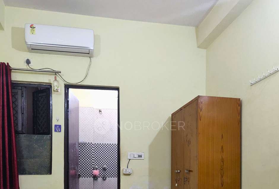 PG for Girls in Shalimar Bagh