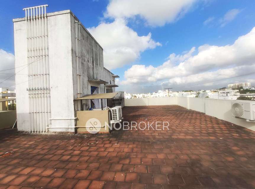 2 BHK Flat In Sr Nivetha Castle For Sale  In Gowriwakkam