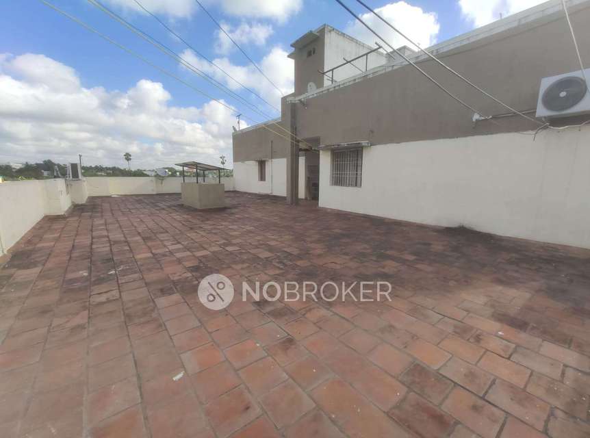 2 BHK Flat In Sr Nivetha Castle For Sale  In Gowriwakkam