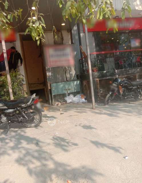 Commercial Property in Panjabi Bagh, Delhi for Rent 