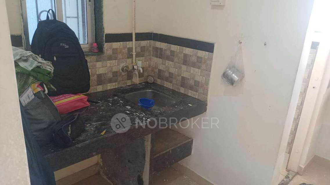 1 RK Flat In Mahada Building Bhoiwada for Rent  In Wadala