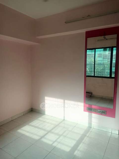 2 BHK Flat In Sadanand Chs For Sale  In Tilak Nagar