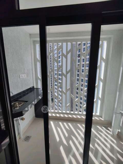 2 BHK Flat In Lodha Woods For Sale  In Kandivali East