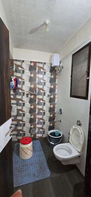 2 BHK Flat In Uk Wedik Heights For Sale  In Kandivali East
