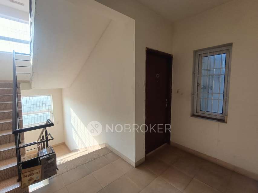 2 BHK Flat In Sabari Serenity Apartment, Thalambur For Sale  In Thalambur