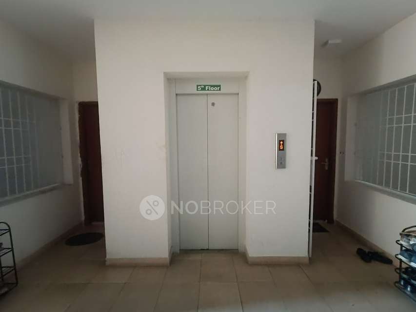 2 BHK Flat In Sabari Serenity Apartment, Thalambur For Sale  In Thalambur