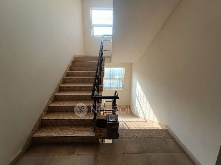 2 BHK Flat In Sabari Serenity Apartment, Thalambur For Sale  In Thalambur