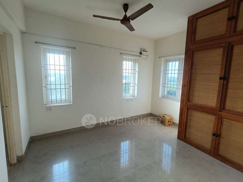2 BHK Flat In Sabari Serenity Apartment, Thalambur For Sale  In Thalambur