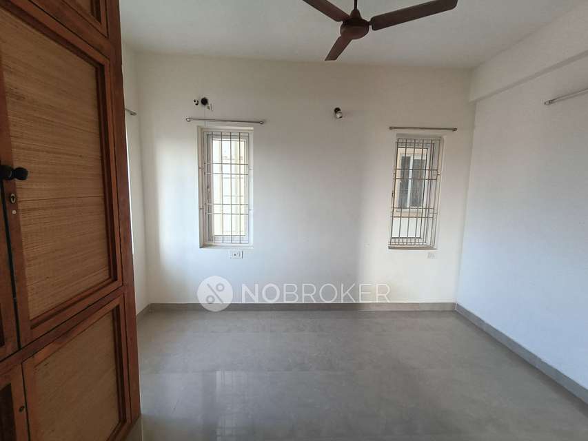 2 BHK Flat In Sabari Serenity Apartment, Thalambur For Sale  In Thalambur