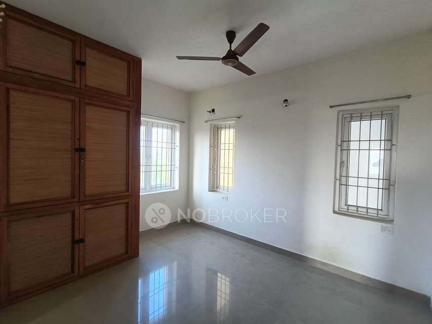 2 BHK Flat In Sabari Serenity Apartment, Thalambur For Sale  In Thalambur