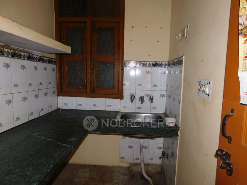 1 BHK Flat In Builder Floor For Sale  In Laxmi Nagar