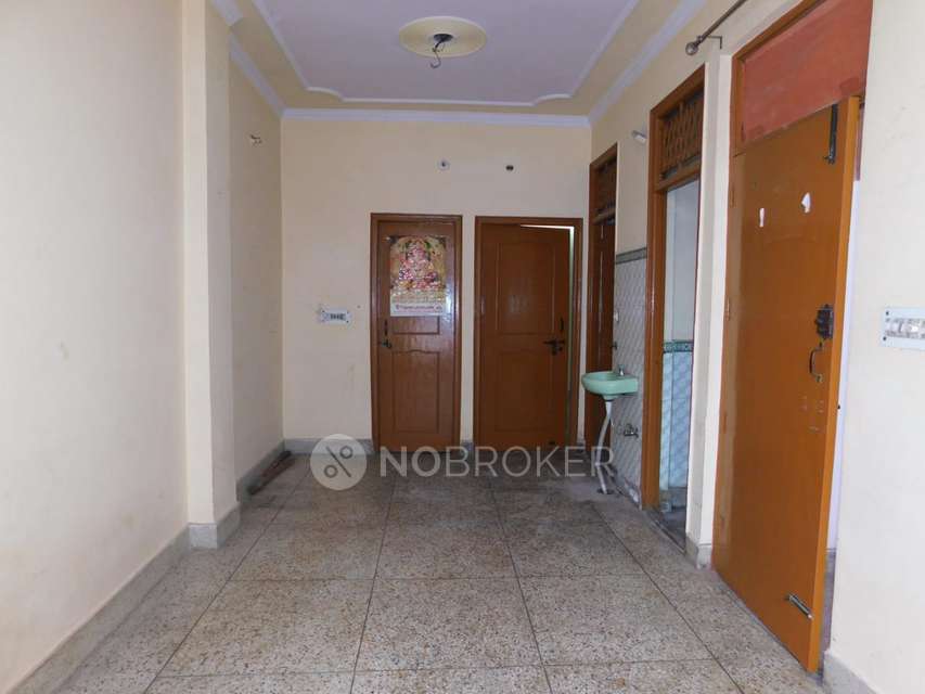 1 BHK Flat In Builder Floor For Sale  In Laxmi Nagar