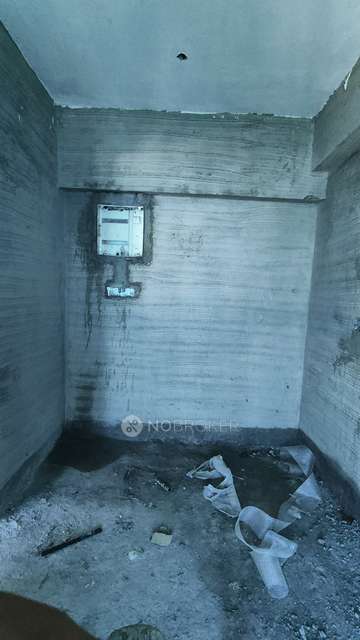 2 BHK Flat In Borivali East For Sale  In Borivali East