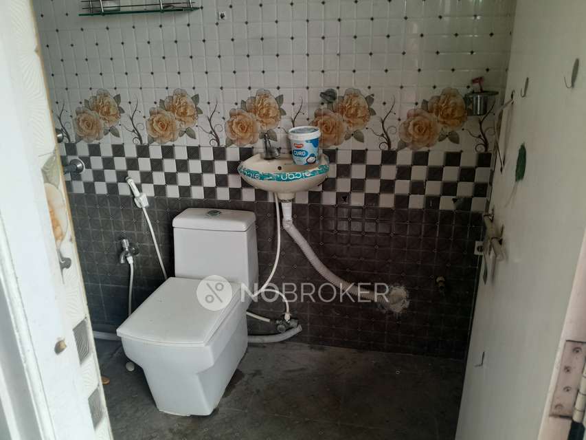 2 BHK Flat In Apex Crown For Sale  In  Maruthi Nagar, Langar Houz, Hyderabad, Telangana 500008, India