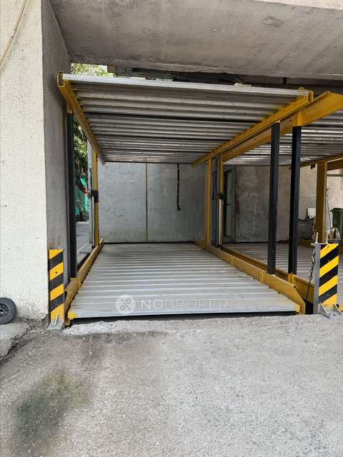 2 BHK Flat In Greenfield Mulund Narayan Pushp Chsl For Sale  In Mulund West