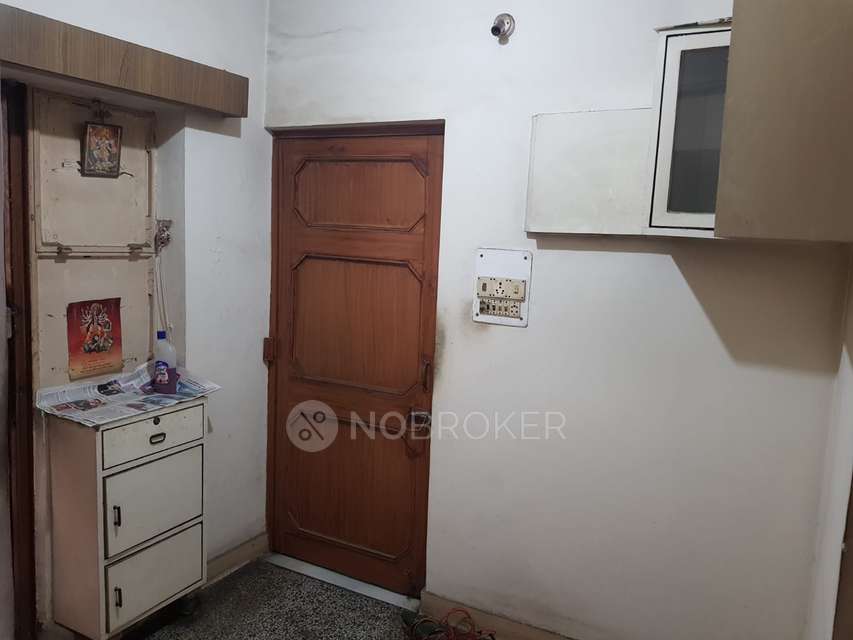 2 BHK Flat In Dda Mig Flats Rohini, Rohini Sector 7 For Sale  In Rohini