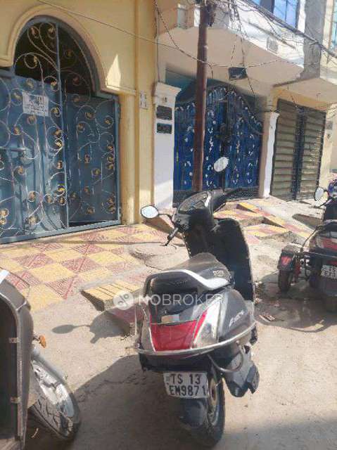 2 BHK Flat In Stndalone Building for Rent  In Toli Chowki