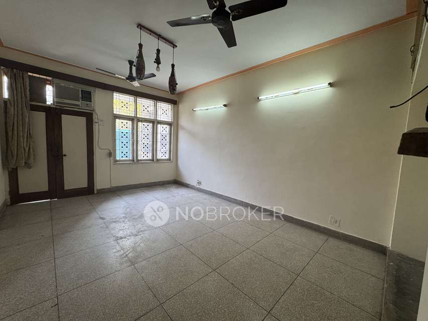 2 BHK House for Rent  In Mukherjee Nagar