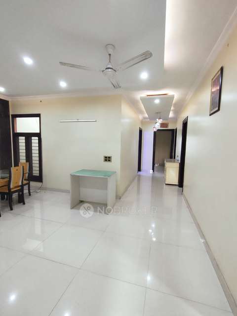 3 BHK Flat In East Punjabi Bagh  For Sale  In Punjabi Bagh
