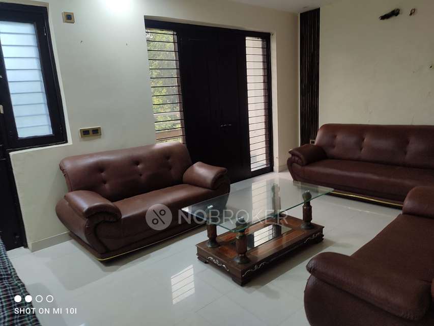 3 BHK Flat In East Punjabi Bagh  For Sale  In Punjabi Bagh