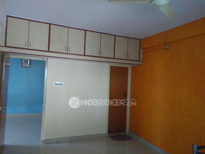 2 BHK Flat In Sapthagiri For Sale  In New Bel Road