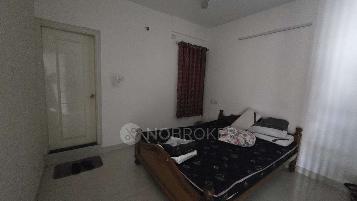 2 BHK Flat In Lake Side Residency For Sale  In Bommanahalli