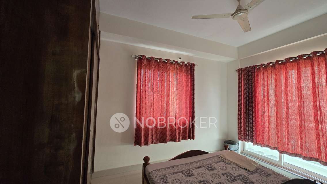 2 BHK Flat In Lake Side Residency For Sale  In Bommanahalli