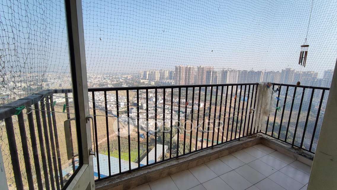 2 BHK Flat In Panchsheel Pinnacle Phase - 1  For Sale  In Panchsheel Greens