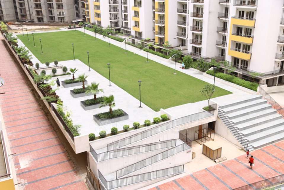 2 BHK Flat In Panchsheel Pinnacle Phase - 1  For Sale  In Panchsheel Greens