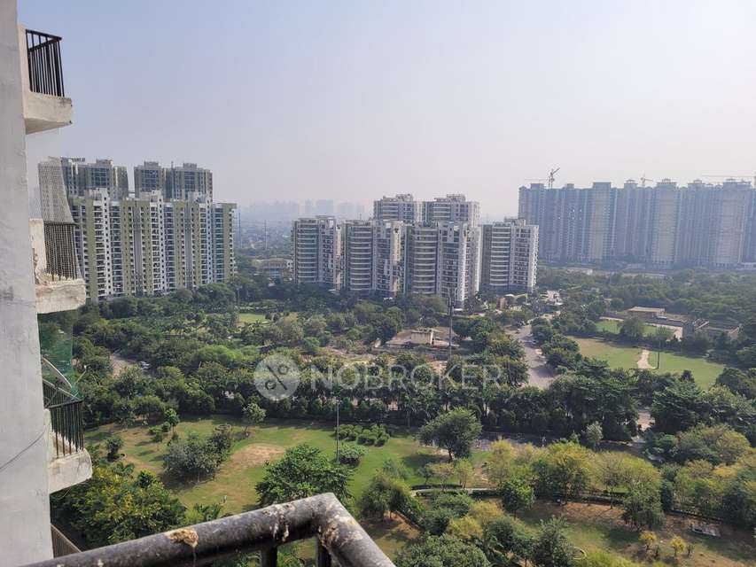 3 BHK Flat In Amrapali Platinum, Sector 119 For Sale  In Sector 119