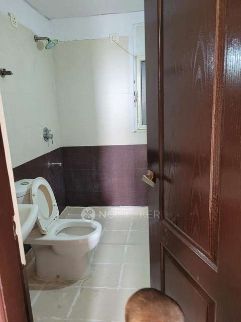 3 BHK Flat In Amrapali Platinum, Sector 119 For Sale  In Sector 119