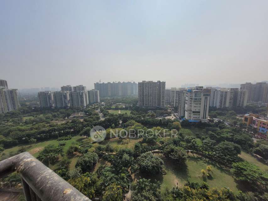 3 BHK Flat In Amrapali Platinum, Sector 119 For Sale  In Sector 119