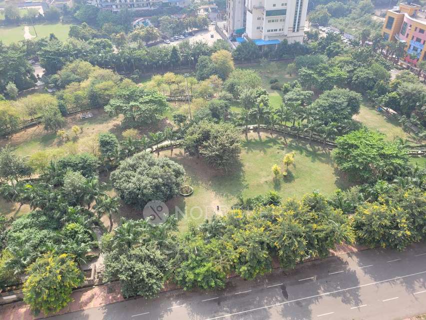 3 BHK Flat In Amrapali Platinum, Sector 119 For Sale  In Sector 119