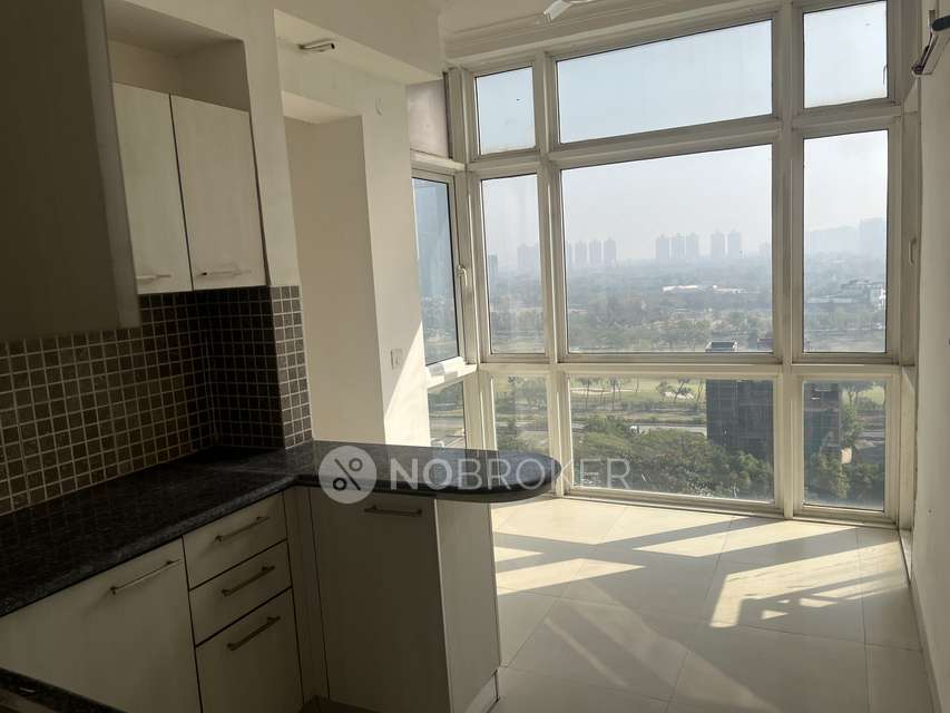 2 BHK Flat In Jaypee Greens The Pavilion Court, Sector 128 For Sale  In Sector 128