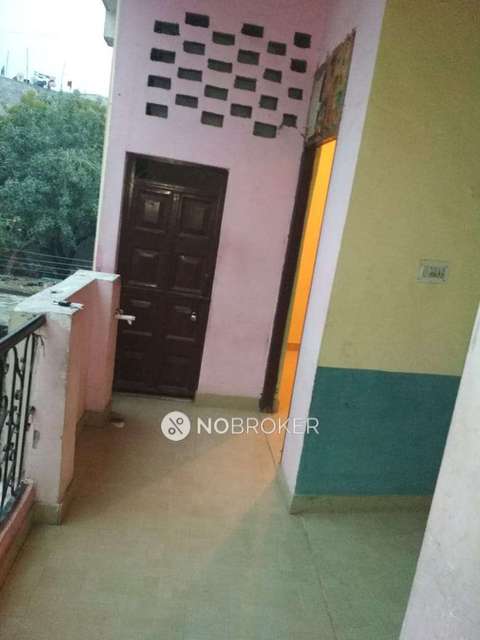 1 BHK Flat In Stadalone Building  for Rent  In  Sector 23